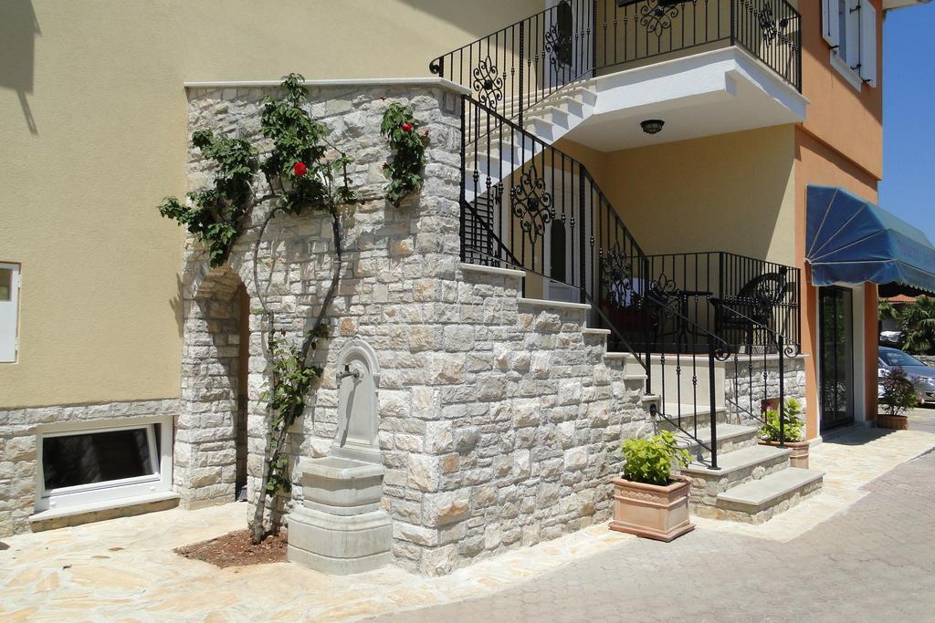 Apartments Villa Ela Umag Exteriör bild