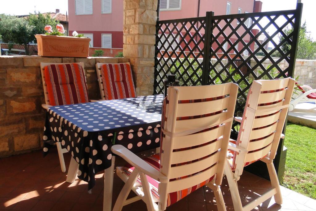 Apartments Villa Ela Umag Rum bild